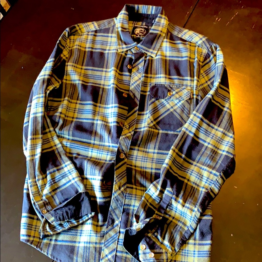 Lightweight Flannel Single Pocket Button Down